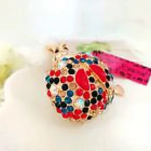 Express your personality through the buying of pendants online at Beaded Necklaces. Our fashion jewelry is designed to enjoy! Buy awesome, be awesome.™