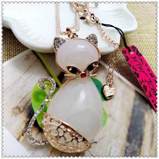 Betsey Johnson White Cat Pendant